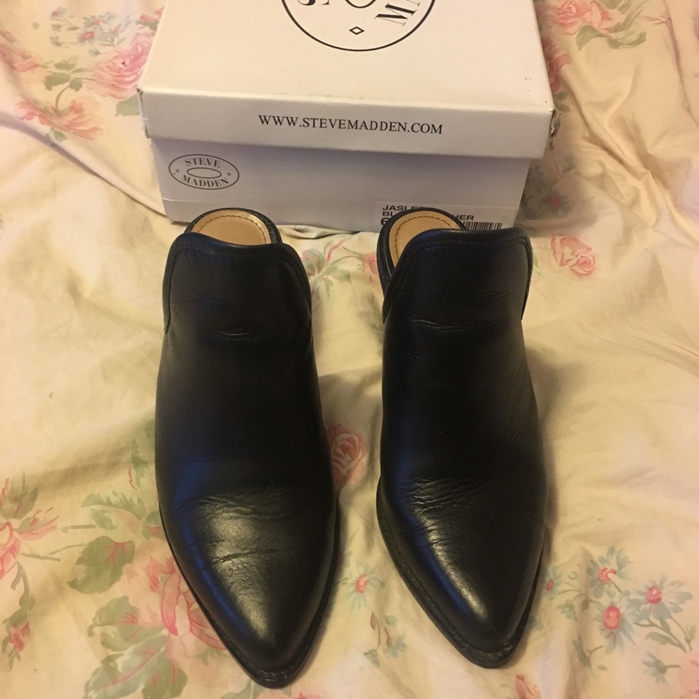 Steve Madden black ankle booties